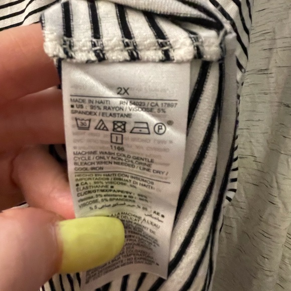 3 Old Navy Tank Tops - Picture 4 of 4